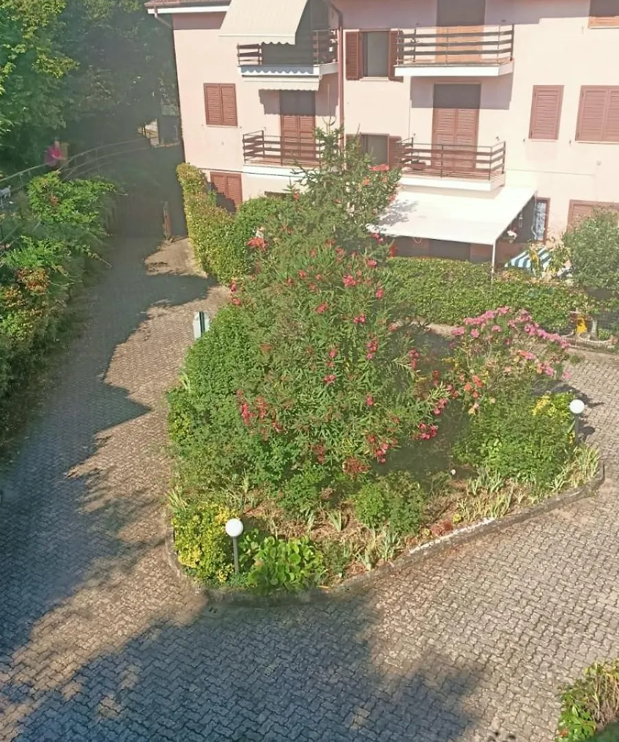 Appartamento-Ziona Carro Holiday home
